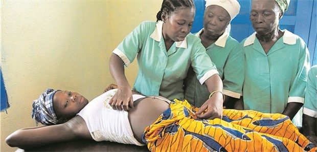 Gehörig Druck im Kessel, die Wirkung verpufft aber meist Eine qualifizierte Gesundheitsversorgung ist in vielen Teilen Afrikas noch eher Traum als Wirklichkeit.