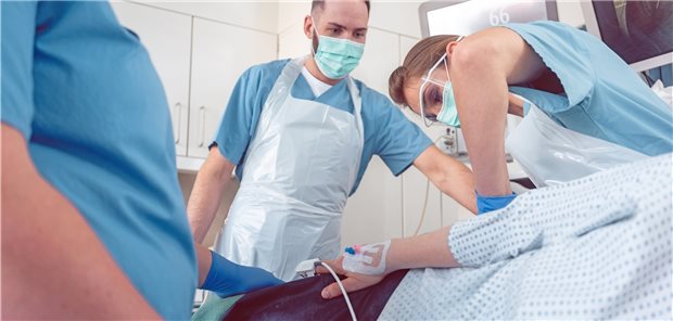 Eine totale Koloskopie besonders mit Inspektion des terminalen Ileums lohnt sich, wenn typische Infektionen ausgeschlossen sind. (Symbolbild)