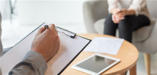 Eine um 2,1 Prozent gesteigerte Vergütung psychotherapeutischer Leistungen – und das rückwirkend zum 1. Juli 2022 – so sieht es der erweiterte Bewertungsausschuss in einem aktuellen Beschluss vor.