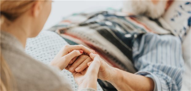 Frankreichs Bischöfe: Palliativversorgung statt Sterbehilfe Eine verbesserte Palliativversorgung in allen französischen Departements fordern die französischen Bischöfe. Ihre Erwartung: Dann werde sich der Wunsch nach aktiver Sterbehilfe nicht mehr so häufig stellen.