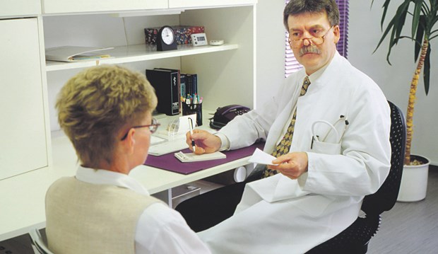 Bei Brustkrebs kommt die Therapie nach Maß Eine wichtige Frage ist zu klären: Genügt eine endokrine Therapie, oder soll zusätzlich eine Chemotherapie erfolgen?