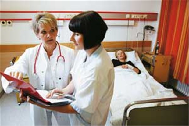 Krankenhausrechnungen in der Kritik Einen Tag länger stationär behandeln? Das kann zu Rechnungskürzungen durch den MDK führen.