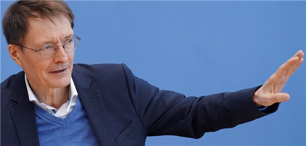 Lauterbach: Startschuss für E-Rezept noch in diesem Jahr Einen „Zwischenspurt“ der Gesundheitspolitik hat Gesundheitsminister Karl Lauterbach, hier ein Archivbild, angekündigt.