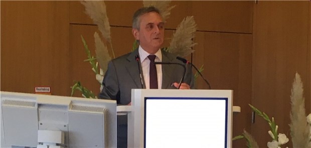 Einen sensiblen Umgang von Politik und Gesellschaft mit der Ressource Arzt fordert BLÄK-Präsident Dr. Gerald Quitterer. 