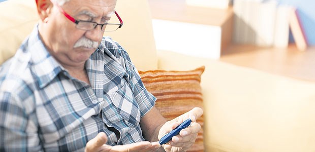 So messen Patienten richtig Einer der Tipps lautet: Der erste Blutstropfen darf zur Messung verwendet werden.