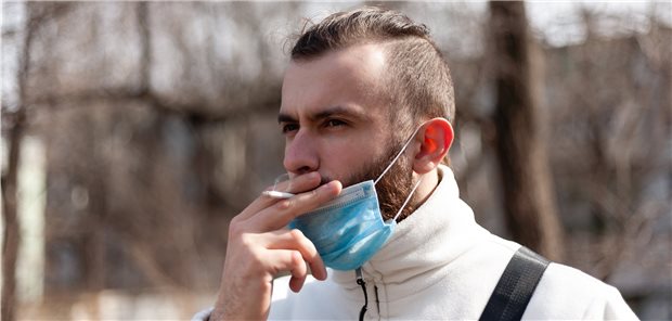 Einer französischen Studie zufolge verläuft eine Infektion mit SARS-CoV-2 bei Rauchern glimpflicher als bei Nichtrauchern. Die Datenlage dazu ist aber sehr dünn.