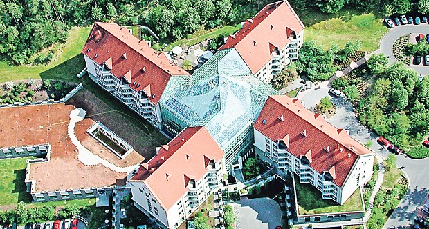 Rhön-Kliniken: Investitionsstrategie bringt Wachstum Einer von vielen Rhön-Standorten: Neurologische Klinik Bad Neustadt.