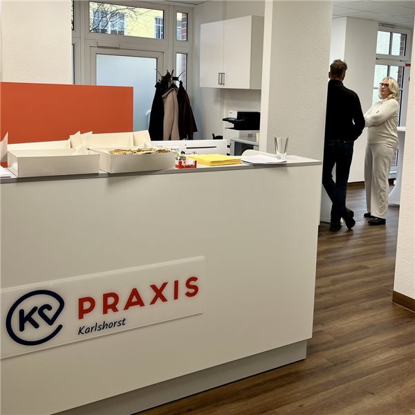 Hausarztmangel: Zweite Praxis der KV Berlin eröffnet Eingang der zweiten KV-Praxis in Berlin-Karlshorst, die zum 1. Februar eröffnet wird.