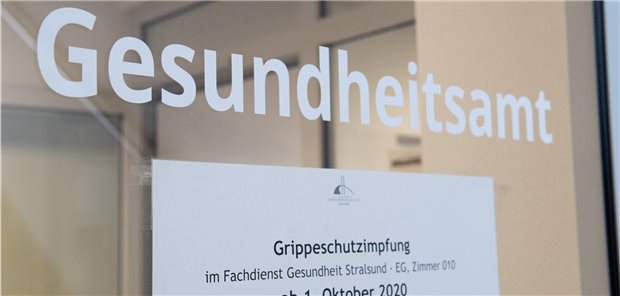 Initiative will IT-Aufrüstung im ÖGD beschleunigen Eingang zum Gesundheitsamt. In Deutschland arbeiten nicht alle Ämter mit der gleichen Software. Ein Initiativverbund will den bundeseinheitlichen Einsatz der Software SORMAS vorantreiben.