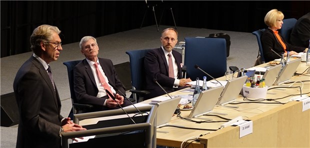 Einig in ihrer Kritik: KBV-Vorstände Gassen, Kriedel und Hofmeister, sowie die VV-Vorsitzende Reis-Berkowicz.