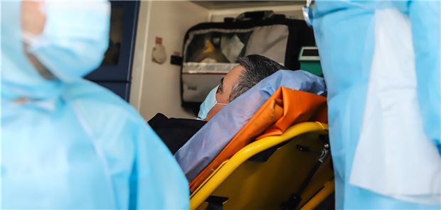 Einige Ärzte entschieden sich während der Corona-Pandemie bei der Behandlung von stabilen STEMI-Patienten für die Lyse als Erstlinientherapie, um eine Verbreitung von SARS-CoV-2 zu verhindern.