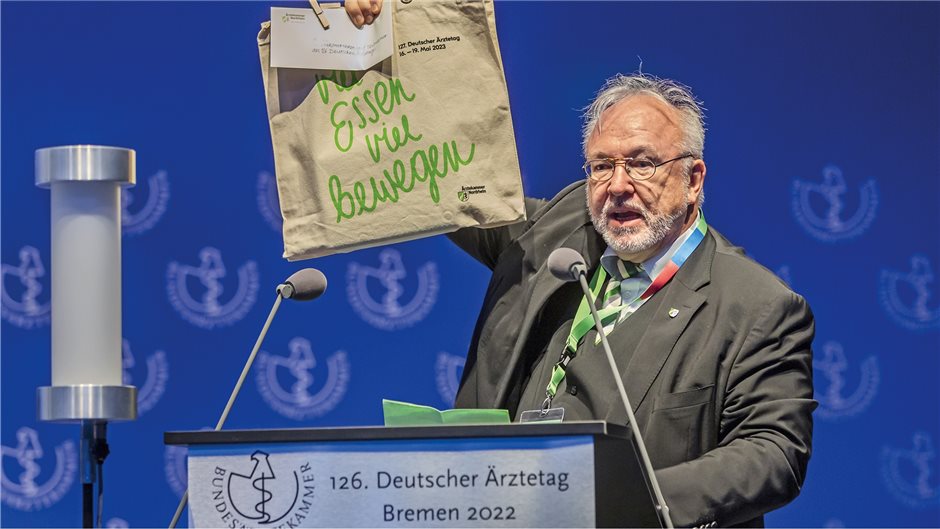 Einladung nicht zum Essen: Rudolf Henke, Präsident der LÄK Nordrhein, warb mit d...