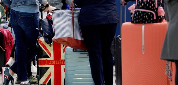 Wie Großbritanniens COVID-Testpflicht am eigenen Unvermögen scheitert Einreisen und testen lassen. So ist es in Großbritannien vorgeschrieben, funktioniert aber offenbar nicht wirklich.