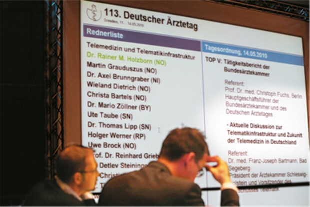 E-Card - unendliche Geschichte, neues Kapitel Ellenlange Rednerliste: Der Ärztetag diskutiert das Thema Telematikinfrastruktur und Telemedizin. © Lösel