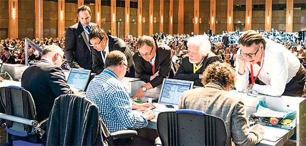 Ärztetag macht Druck Ellenlange Rednerlisten, intensive Debatten: Die Delegierten des Ärzetags bewältigten ein großes Arbeitsprogramm.