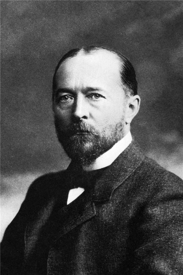 Auf Emil von Behrings Spuren durch Marburg Emil von Behring in einer Aufnahme aus dem Jahr 1905. akg-images/dpa