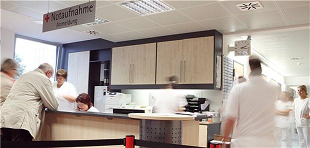 Empfang in der Ambulanz. Künftig sollen Vertrags- und Klinikärzte dort gemeinsam behandeln. © Sonja Werner, Fotografie, Köln