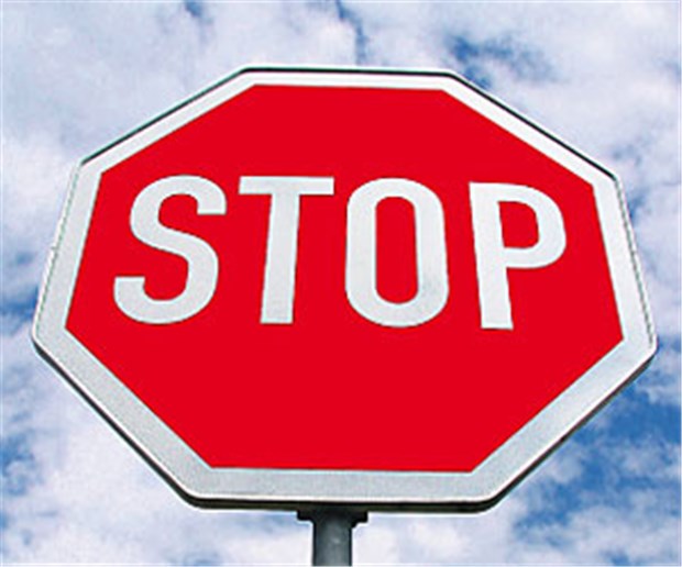 AMNOG - Stoppschild für viele neue Wirkstoffe Ende der Vorfahrt für so manche Innovation. Das AMNOG schreibt einen Hürdenlauf vor.