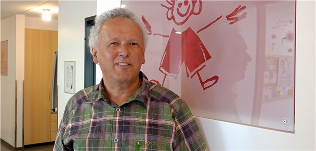 Endlich der eigene Chef: Dr. Wolfgang Landendörfer zeigt jungen Ärzten, wie es geht.