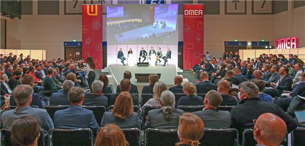 Endlich wieder „echte“ Messe: Nach zwei Jahren virtueller DMEA trafen sich Health-IT-Branche und Anwender wieder live in Berlin.