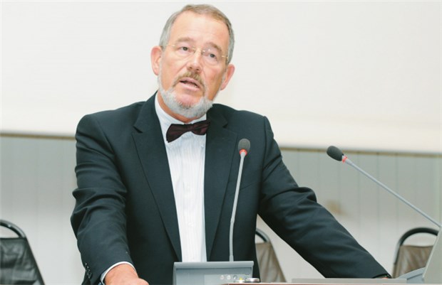Sorge um Nachwuchs für die Königsdisziplin Engagiert in Sachen Nachwuchsförderung: Professor Jürgen Schölmerich © sbra