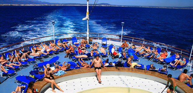 Impfstoff gegen Noroviren Enges Zusammenleben auf einem Schiff begünstigt Ausbrüche von Brechdurchfällen mit Noroviren.