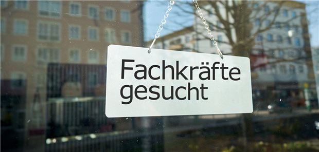 Henke fordert kluge Reformen gegen Personalnot Engpässe bei fachkundigem Personal: Ein Dauerbrenner auch beim Blick auf die Patientenversorgung.