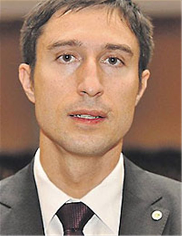 Krankenversicherung der Zukunft: Drei-Schichtenmodell? Entwickelt ein spannendes Konzept: Dr. Florian Pfister.