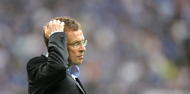 Burn-out-Geständnis macht Rangnick zum Vorbild Er gilt als "Fußball-Professor": Ralf Rangnick hat den Posten als Cheftrainer von Schalke 04 wegen Burn-out aufgegeben.