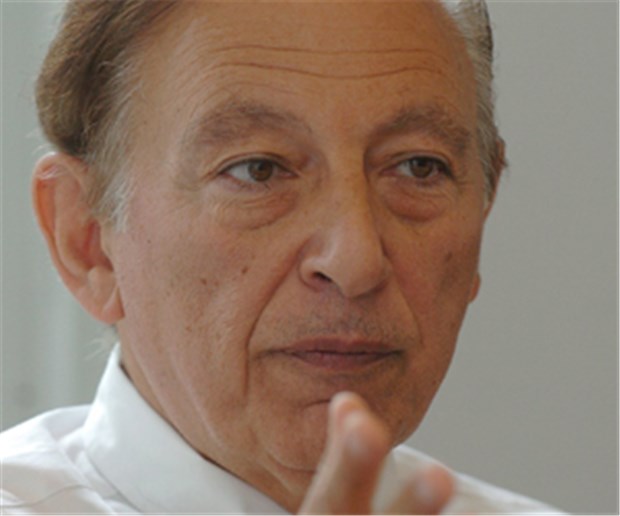Aids-Pionier Robert Gallo wird 75 Er ist seit gut 50 Jahren auf der Jagd nach tödlichen Viren und gilt als Mitentdecker des Aidserregers HIV: Robert C. Gallo. Hier bei einem Vortrag in Düsseldorf 2006.