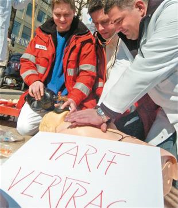 2009 fallen auch die Budgets für Krankenhäuser Erfolgreich haben Ärzte höhere Gehälter erstritten - das Lohnplus soll nun in den Basisfallwerten berücksichtigt werden.
