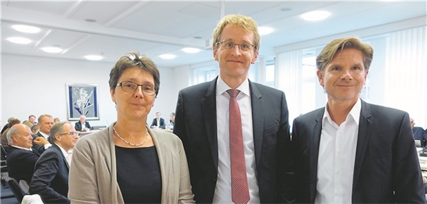 Koalitionsvertrag steht Erfolgreich verhandelt: Monika Heinold (Grüne), Daniel Günther (CDU) und Heiner Garg (FDP v.l.)