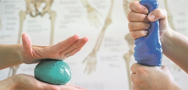 Für die Union ist Substitution von Ärzten kein Tabu Ergotherapie mit Knetmasse. Die CDU hält die ärztliche Verordnung nicht in jedem Fall für zwingend.