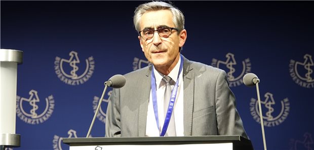 Erhält Rückendeckung vom Vorstand und von der Vertreterversammlung: Saarlands Kammerpräsident Dr. Josef Mischo (Archivbild).