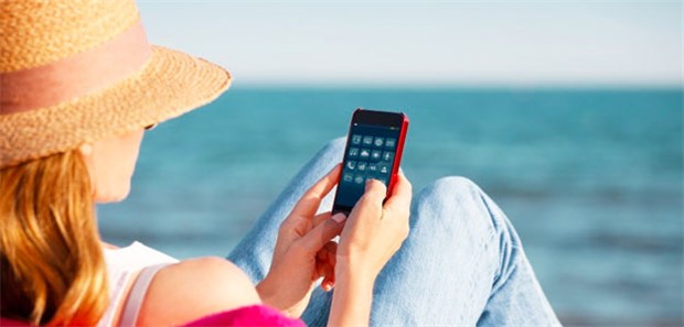 Smartphone soll für Urlaubsfeeling sorgen Erholung wie im Urlaub dank Smartphone? Eine Studie soll Antworten liefern.