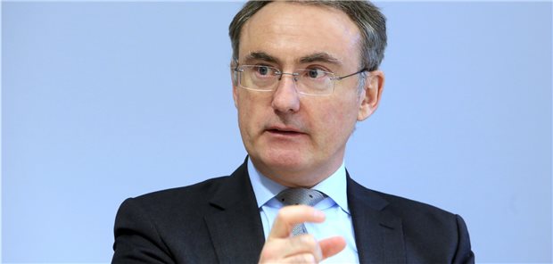 „Datenschutz muss oberste Priorität haben“ Erläutert die Ziele des neuen, kasseneigenen Instituts für Gesundheitssystemforschung (bifg): Barmer-Vorstandschef Professor Christoph Straub.