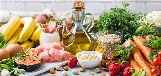 Fasten senkt Blutdruck bei metabolischem Syndrom Ernährung nach dem DASH-Prinzip: viel Obst und Gemüse, Nüsse, Fisch und mageres weißes Fleisch.
