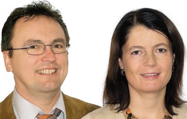 Ernährungsteam setzt auf intensive Beratung Ernährungstherapeutisches Team: Der Internist und Ernährungsmediziner Dr. Lutz Tünnermann und die Diätassistentin und Ernährungsberaterin DGE Andrea Scheidacker arbeiten Hand in Hand.