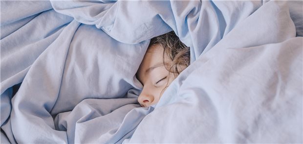 Erschöpft statt müde? Fatigue gilt als häufigstes Symptom von ME/CFS und Long-COVID. 