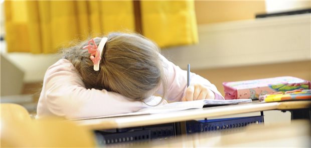 DAK-Report: Gesundheitskompetenz vieler Schüler ist unzureichend Erschöpfungssymptome, Einsamkeitsgefühle: Laut einer Erhebung unter rund 26.500 Schülern in Deutschland zeigen sich bei ihnen vielfältige gesundheitliche und psychische Belastungen.