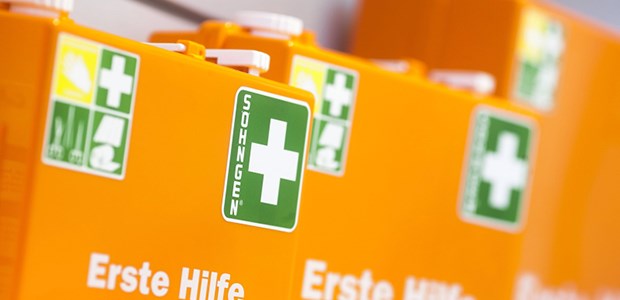 Im Notfall zahlt die Unfallkasse Erste Hilfe: Wer bei der BG nicht als Notarzt versichert ist, für den kommt die Unfallkasse auf.