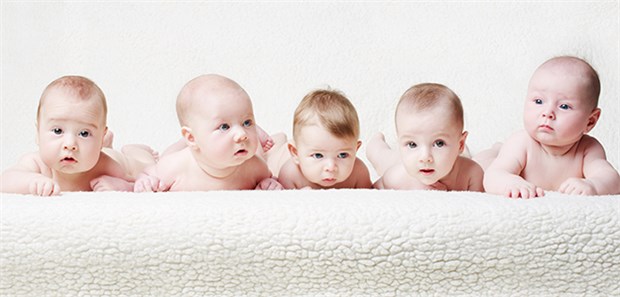 Es bleibt dabei: Weibliche Neugeborene haben im Vergleich zu den männlichen weiterhin eine höhere Lebenserwartung.