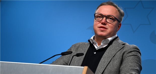 Thüringen: Kliniktransformationsfonds angepeilt, Summe unklar Es geht gar nicht um eine Zahl, sondern um einen funktionsfähigen Mechanismus: Thüringens Ministerpräsident Mario Voigt (CDU) antwortet ausweichend auf Fragen nach der finanziellen Ausstattung des Transformationsfonds.
