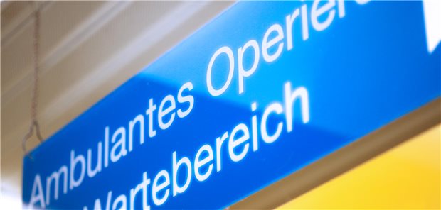 Schild mit der Aufschrift "Ambulantes Operieren"
