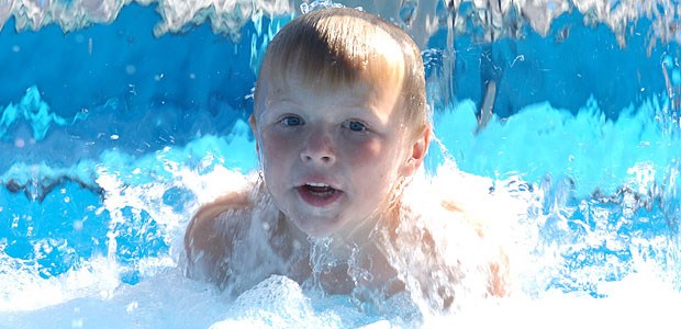 Schwimmen gut für Asthma-Kinder Es gibt keine Indizien, dass Schwimmunterricht für Kinder mit Asthma ungünstige Effekte hat.