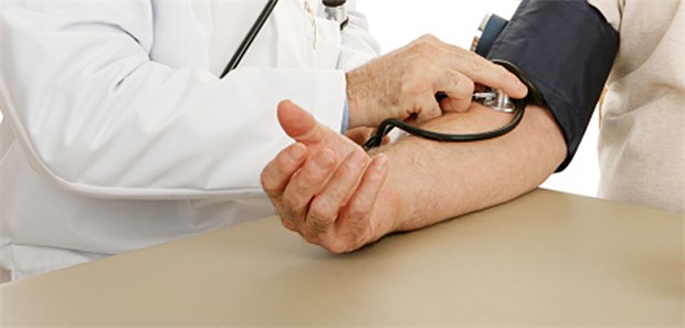Niedriger ist gut, noch niedriger ist besser Es kann sich lohnen, den Blutdruck bei Hypertonie-Patienten noch weiter zu senken als bisher empfohlen, zeigt eine aktuelle Studie.