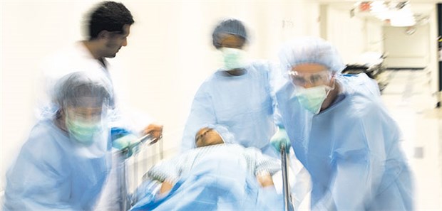 Frust bei Klinik-Ärzten wird von Tag zu Tag größer Es kommt auf jede Sekunde an: Klinikärzte klagen über Stress und Hektik.