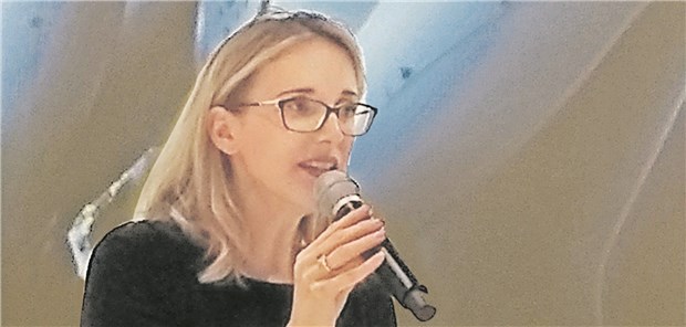 KI-Therapeuten müssen sich den Ethikregeln beugen! Ethikratmitglied Professor Alena M. Buyx plädierte bei der Medica für intensive Forschung im Bereich KI und mentale Gesundheit.
