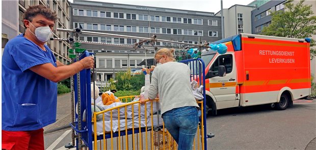 Klinikevakuierung in Leverkusen: „Ein Notfall der besonderen Art“ Evakuiert werden musste auch die Kinderintensivstation des Klinikums Leverkusen.