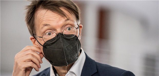 FDP versucht Lauterbachs Entscheidungen in der Pandemie zu demaskieren.